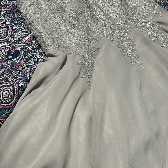 Silver Dama/Quince/Fancy Ball dress - Picture 7 of 10